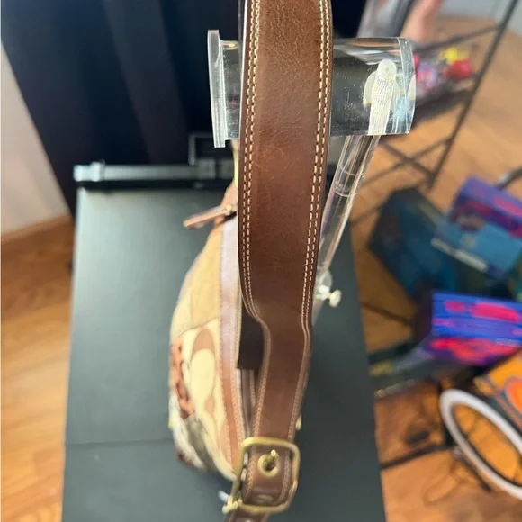 Sold - Picture 3 of 9